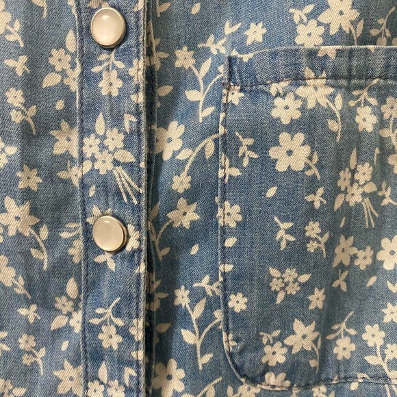 BONGO tie-front sleeveless floral shirt - Picture 2 of 3